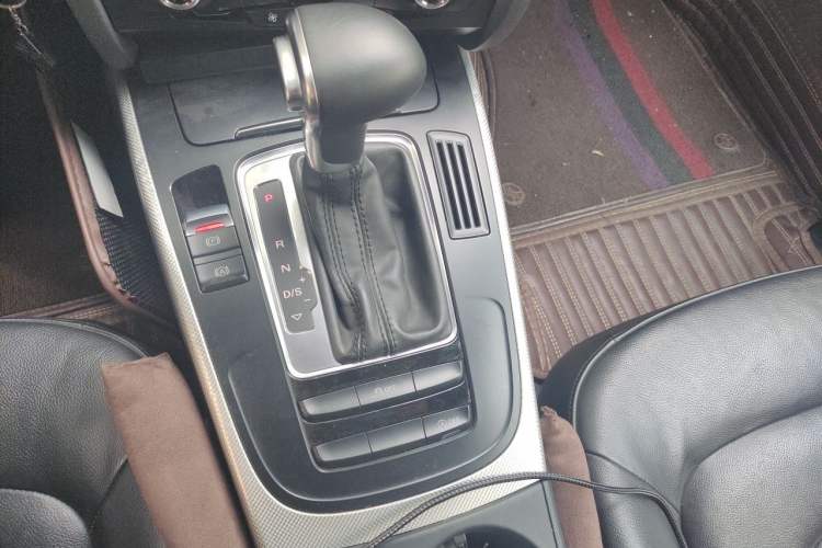 Used Audi A5 2013 Cabriolet 40 TFSI Gear Lever