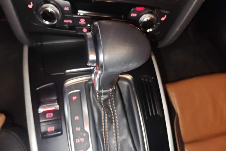 Used Audi A5 2013 Coupe 40 TFSI Gear Lever
