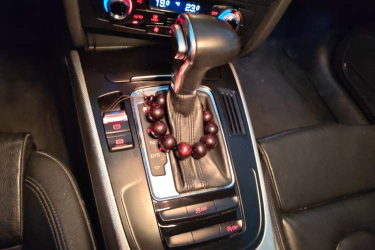 Used Audi A5 2013 Coupe 40 TFSI Gear Lever