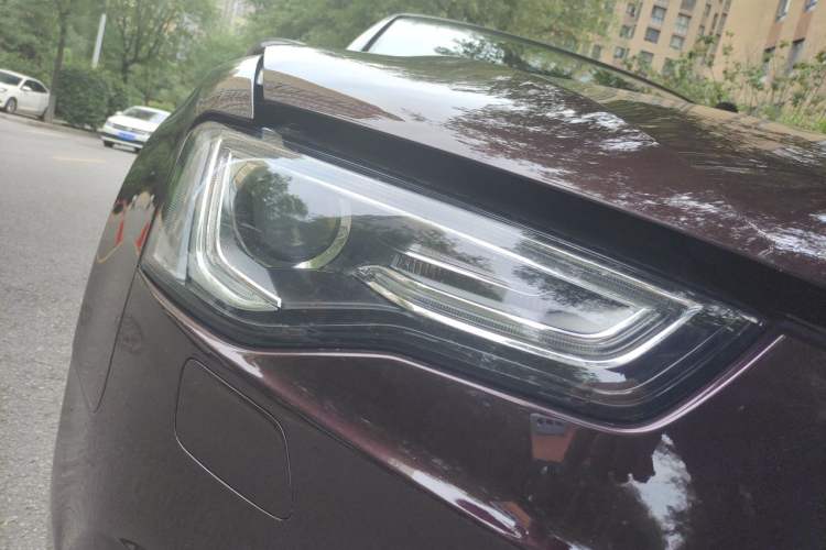 Used Audi A5 2013 Cabriolet 40 TFSI Right Front Headlight