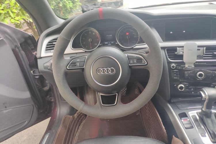 Used Audi A5 2013 Cabriolet 40 TFSI Steering Wheel
