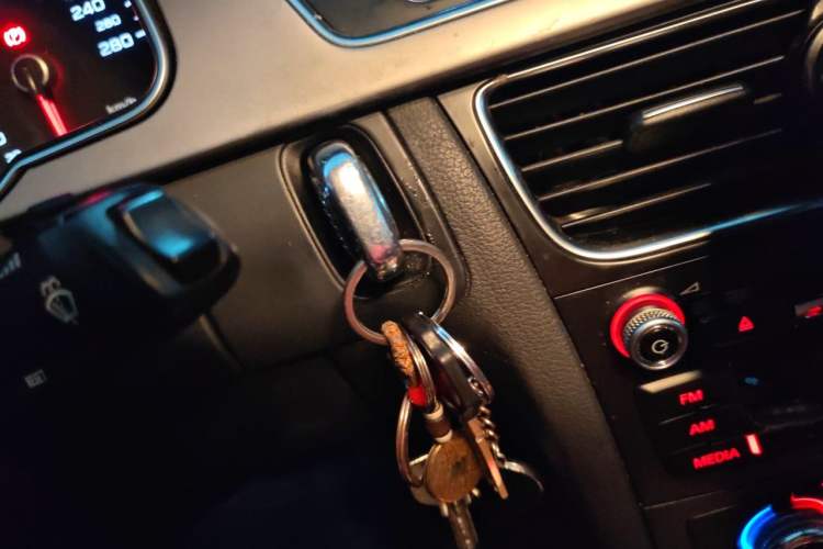 Used Audi A5 2013 Coupe 40 TFSI Vehicle Key
