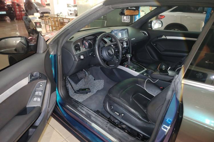 Used Audi A5 2013 Cabriolet 40 TFSI Driver Seat