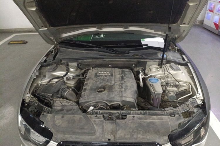 Used Audi A5 2013 Sportback 40 TFSI Engine Bay