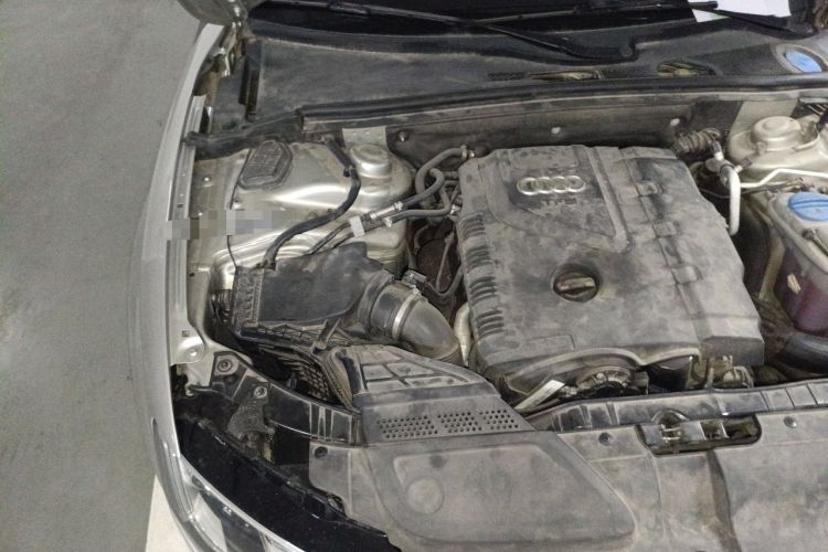 Used Audi A5 2013 Sportback 40 TFSI Engine Bay Right