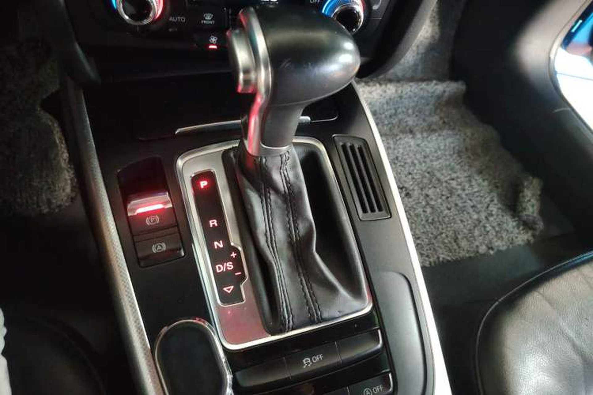 Used Audi A5 2013 Cabriolet 40 TFSI Gear Lever