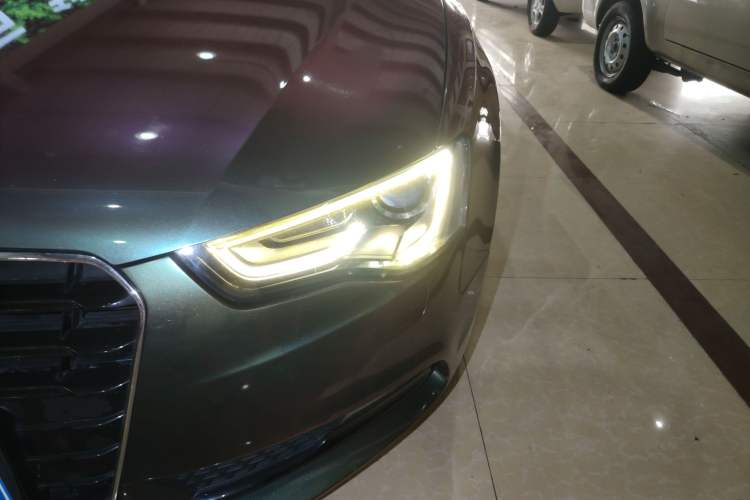 Used Audi A5 2013 Cabriolet 40 TFSI Left Front Headlight