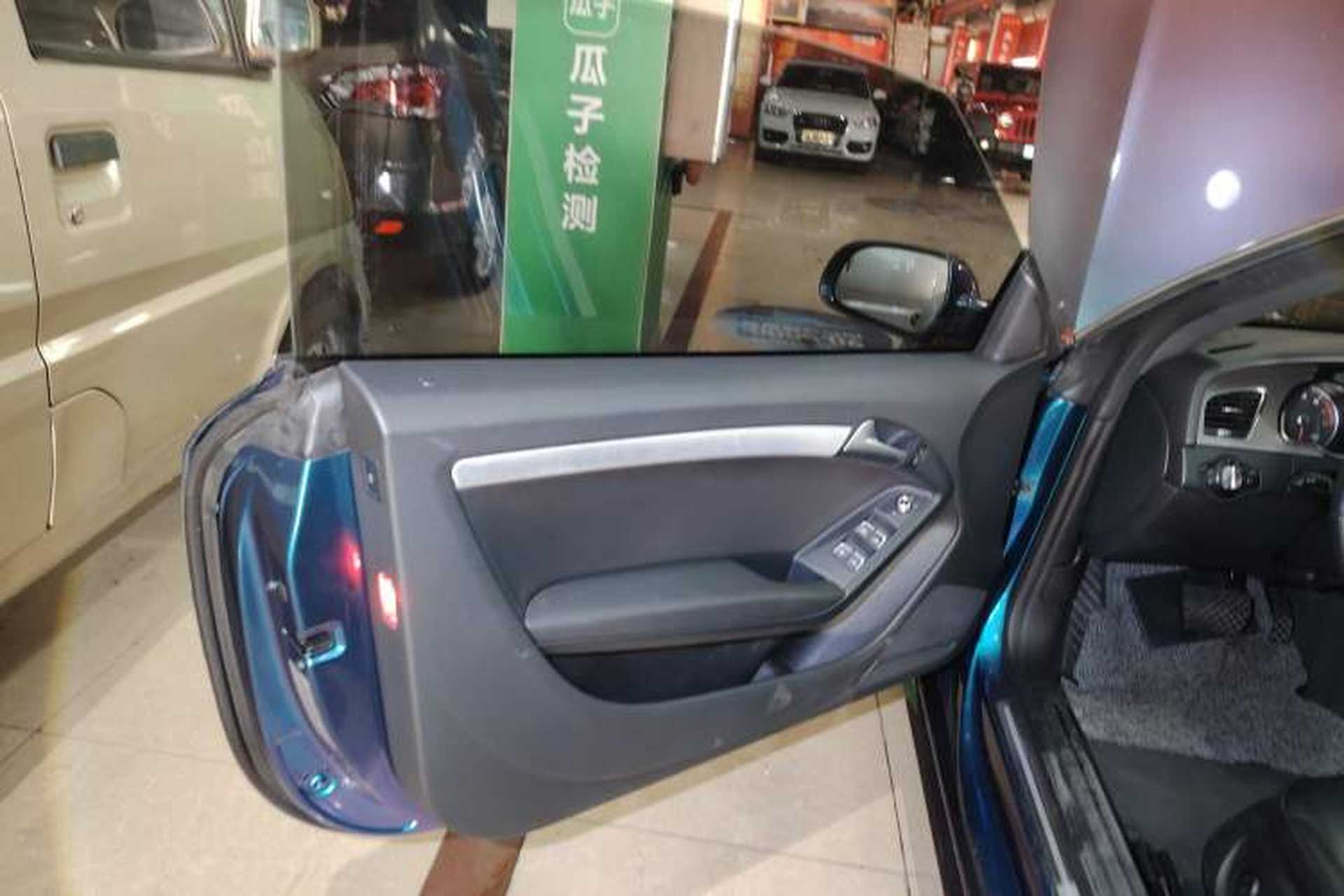 Used Audi A5 2013 Cabriolet 40 TFSI Left Rear Door Interior