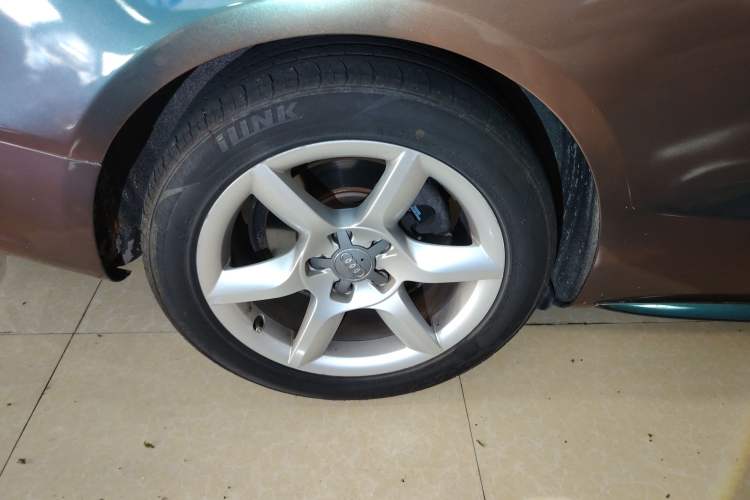 Used Audi A5 2013 Cabriolet 40 TFSI Right Rear Wheel Hub