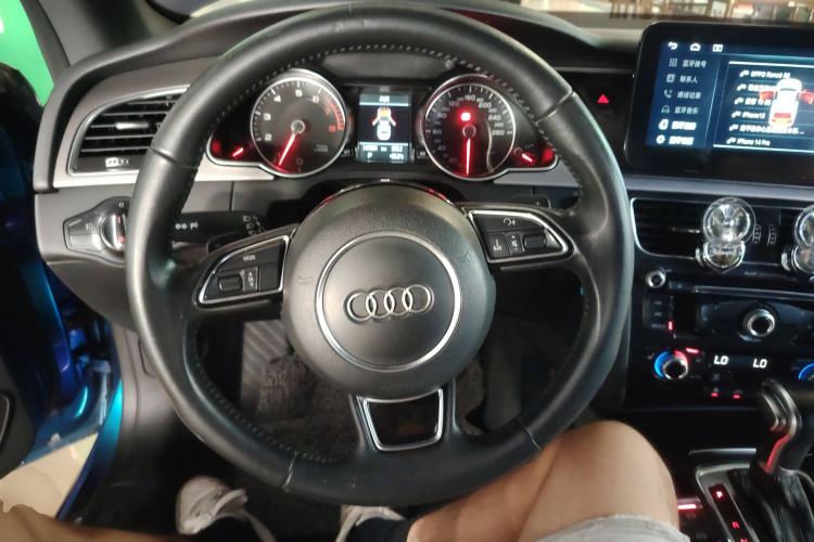 Used Audi A5 2013 Cabriolet 40 TFSI Steering Wheel