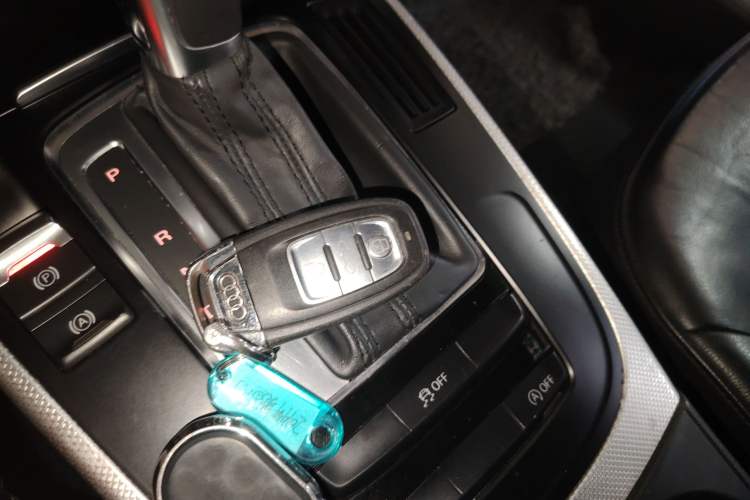 Used Audi A5 2013 Cabriolet 40 TFSI Vehicle Key