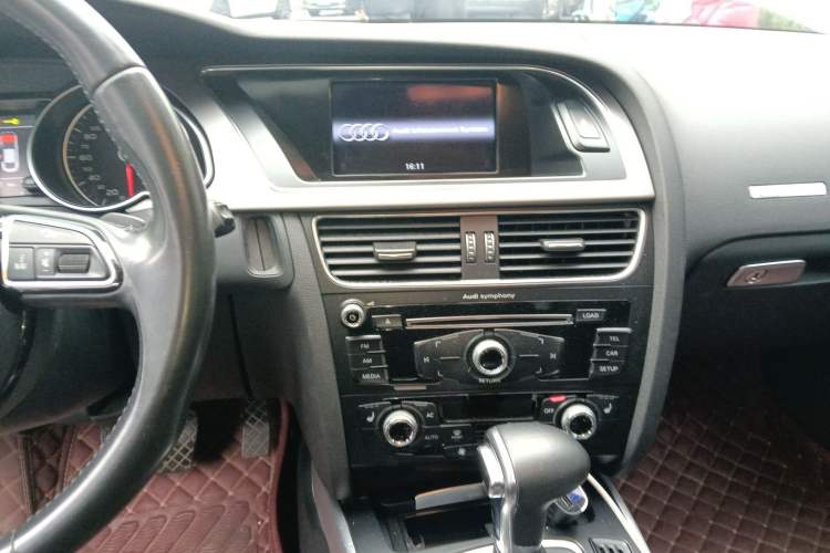 Used Audi A5 2013 Sportback 40 TFSI Audio And AC Panel