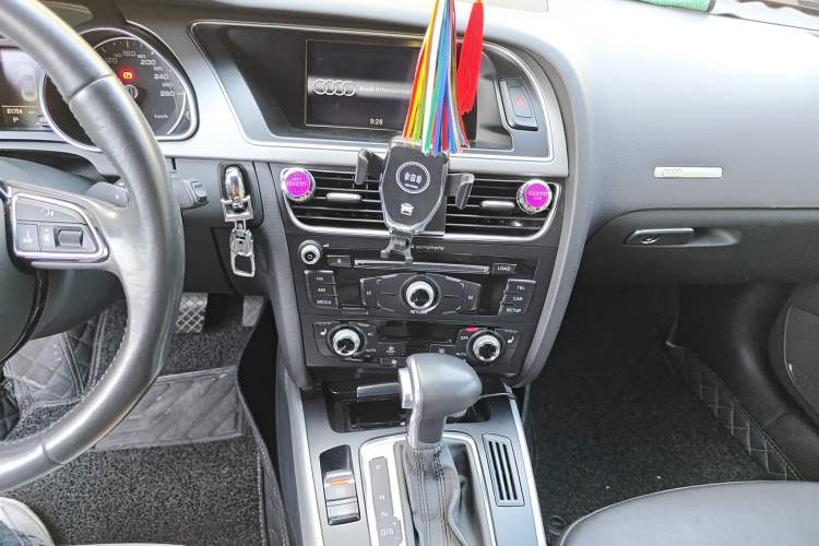 Used Audi A5 2013 Cabriolet 40 TFSI Audio And AC Panel