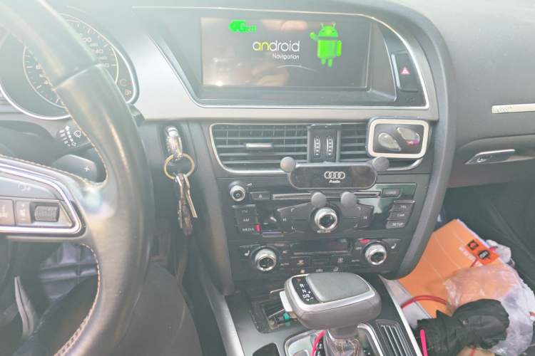 Used Audi A5 2013 Sportback 40 TFSI Fashion Edition Audio And AC Panel