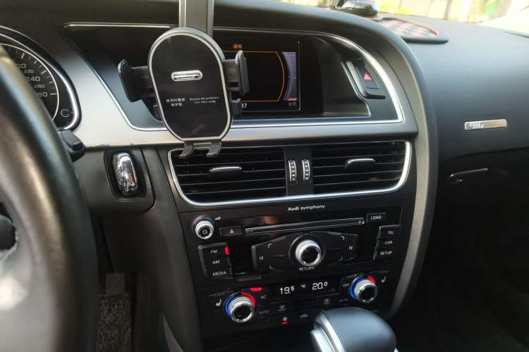 Used Audi A5 2013 Sportback 40 TFSI Audio And AC Panel