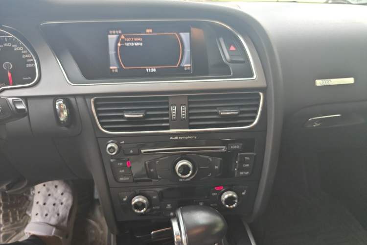 Used Audi A5 2013 Sportback 40 TFSI Fashion Edition Audio And AC Panel