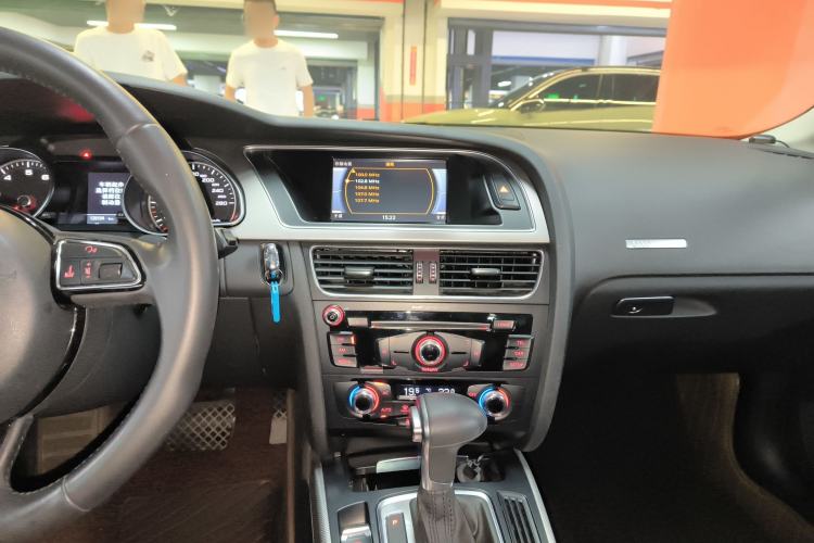 Used Audi A5 2013 Coupe 40 TFSI Audio And AC Panel