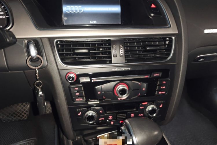 Used Audi A5 2013 Cabriolet 40 TFSI Audio And AC Panel