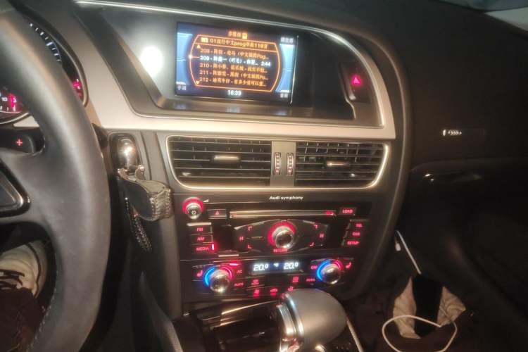 Used Audi A5 2013 Sportback 40 TFSI Audio And AC Panel