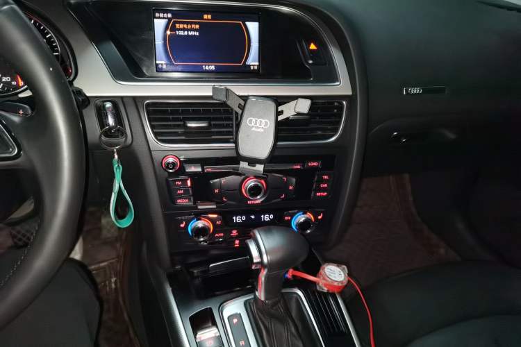 Used Audi A5 2013 Sportback 40 TFSI Audio And AC Panel