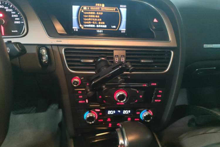 Used Audi A5 2013 Coupe 40 TFSI Audio And AC Panel