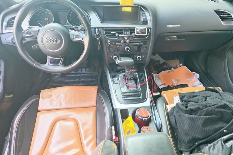 Used Audi A5 2013 Sportback 40 TFSI Fashion Edition Center Console