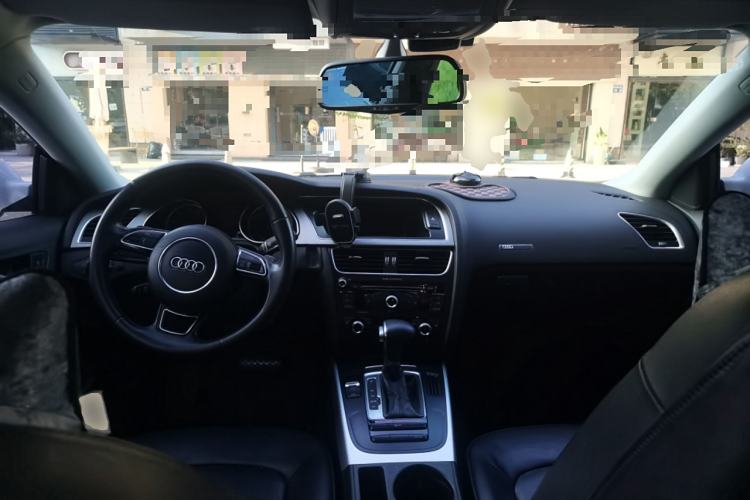 Used Audi A5 2013 Sportback 40 TFSI Center Console