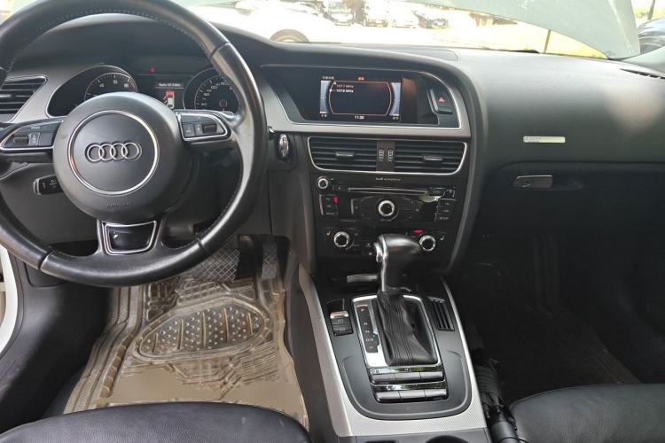 Used Audi A5 2013 Sportback 40 TFSI Fashion Edition Center Console