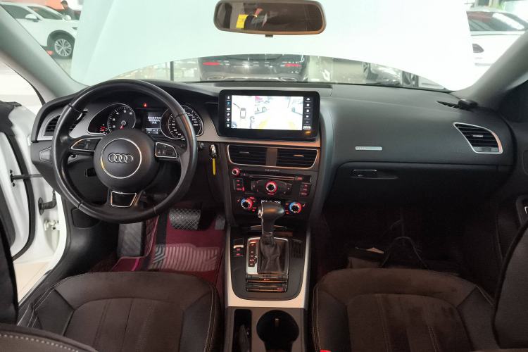 Used Audi A5 2013 Sportback 40 TFSI Center Console