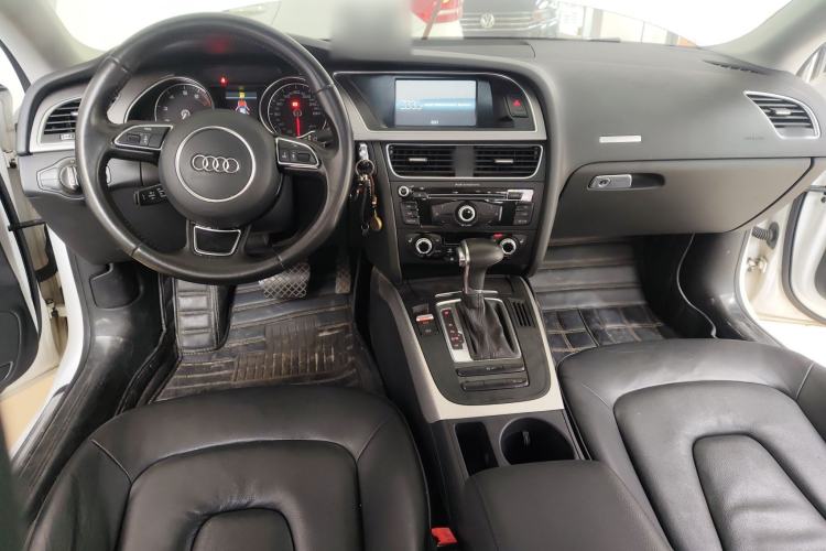 Used Audi A5 2013 Sportback 40 TFSI Center Console