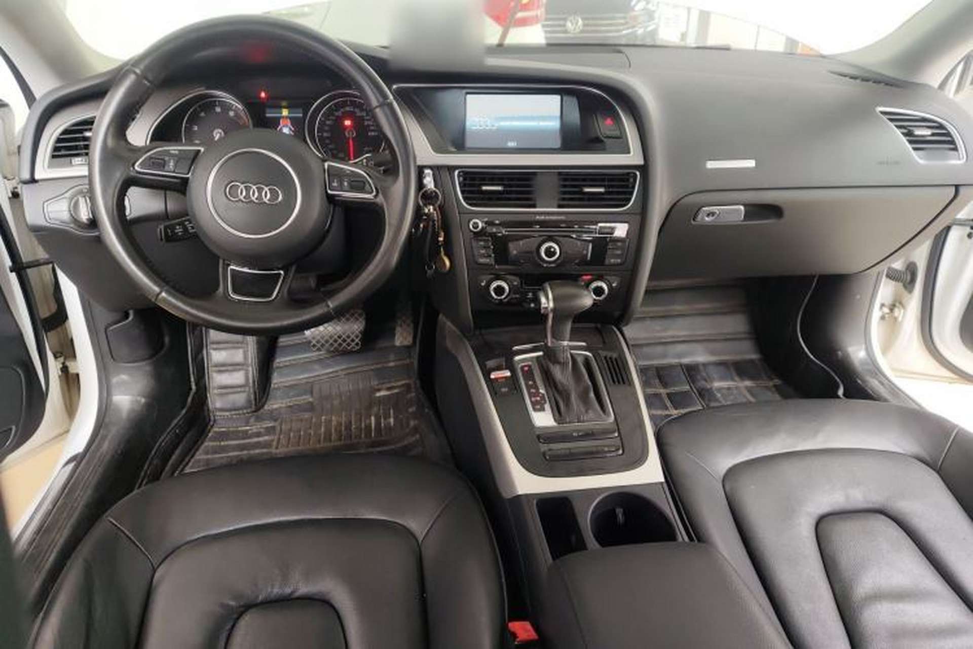 Used Audi A5 2013 Sportback 40 TFSI Center Console