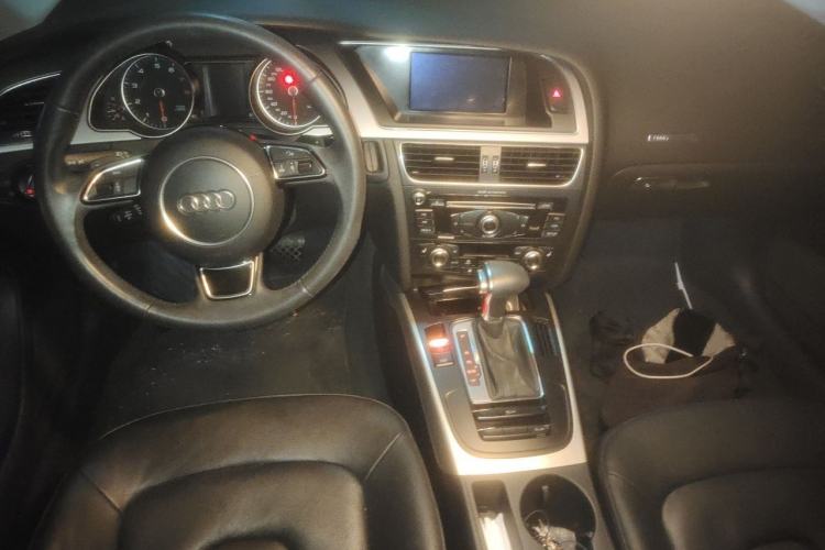 Used Audi A5 2013 Sportback 40 TFSI Center Console