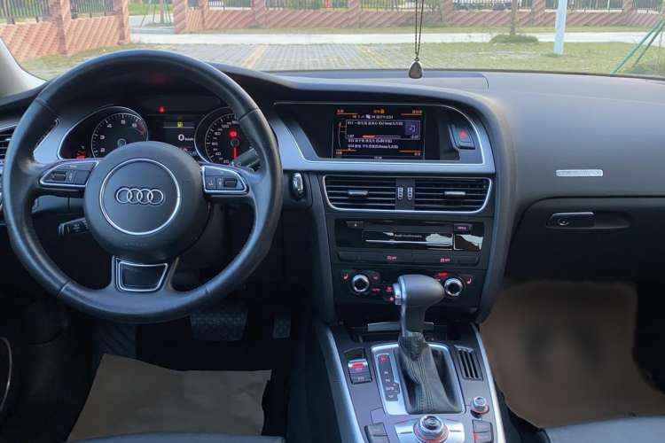 Used Audi A5 2013 Sportback 40 TFSI quattro Center Console