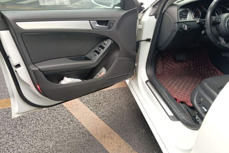 Used Audi A5 2013 Sportback 40 TFSI Driver Seat