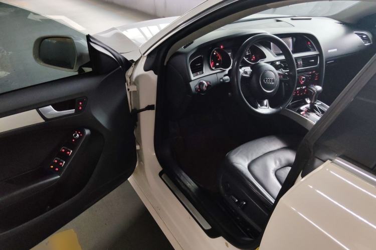 Used Audi A5 2013 Sportback 40 TFSI Driver Seat