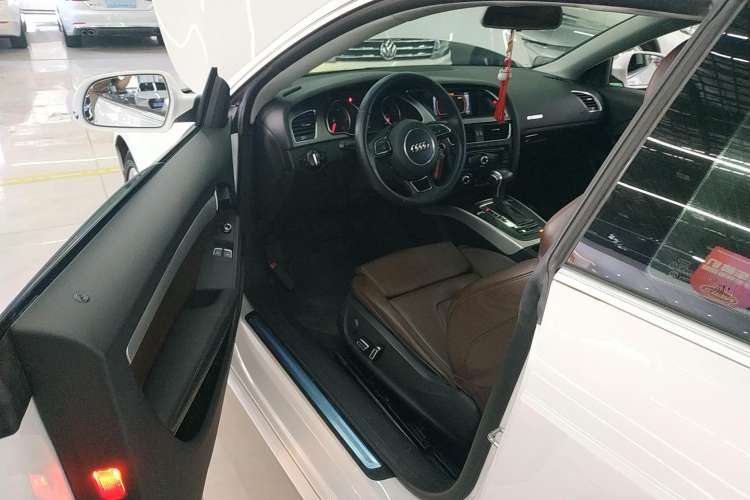 Used Audi A5 2013 Coupe 40 TFSI Driver Seat