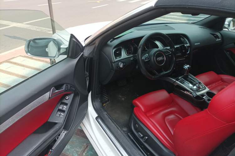 Used Audi A5 2013 Cabriolet 40 TFSI Driver Seat