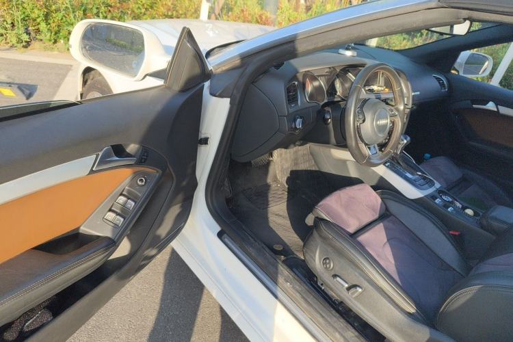 Used Audi A5 2013 Cabriolet 40 TFSI Fashion Edition Driver Seat