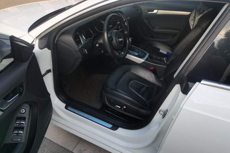Used Audi A5 2013 Sportback 40 TFSI Driver Seat