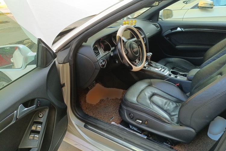 Used Audi A5 2013 Cabriolet 40 TFSI Driver Seat