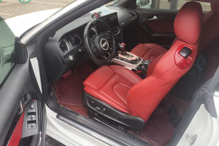 Used Audi A5 2013 Coupe 40 TFSI quattro Style Edition Driver Seat
