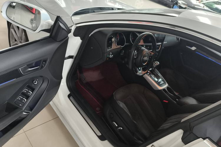 Used Audi A5 2013 Sportback 40 TFSI Driver Seat