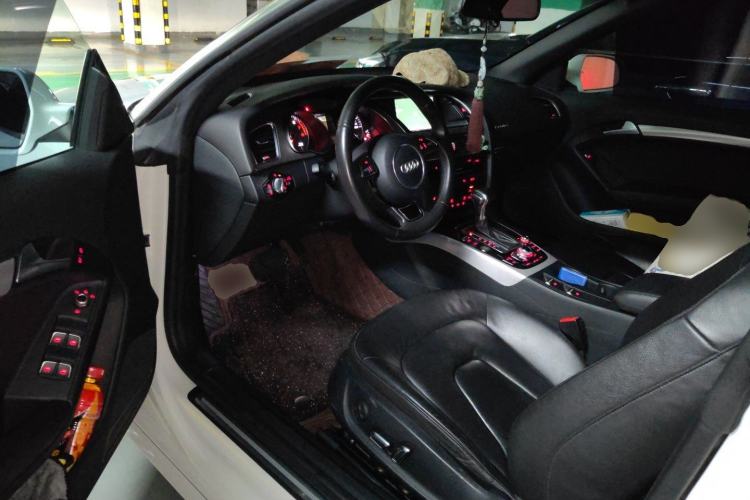 Used Audi A5 2013 Cabriolet 40 TFSI quattro Driver Seat