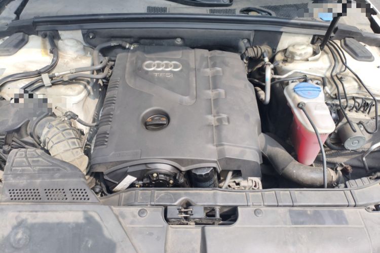 Used Audi A5 2013 Coupe 40 TFSI quattro Engine Bay