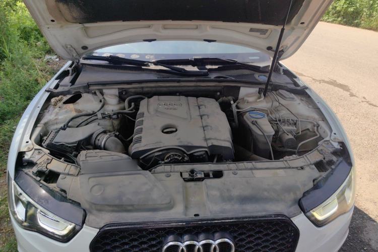 Used Audi A5 2013 Sportback 40 TFSI Engine Bay