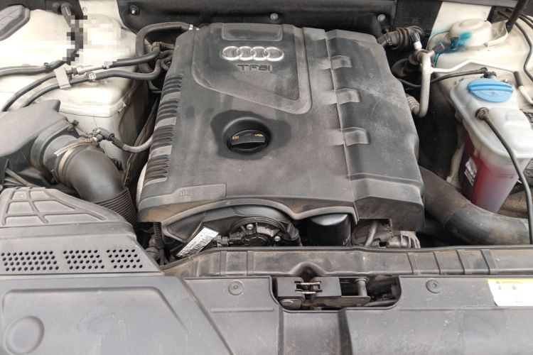 Used Audi A5 2013 Sportback 40 TFSI Engine Bay