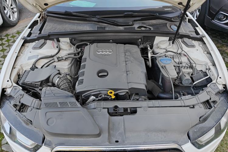 Used Audi A5 2013 Cabriolet 40 TFSI Engine Bay