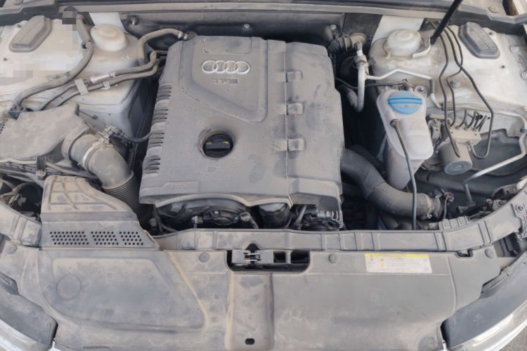 Used Audi A5 2013 Coupe 40 TFSI Engine Bay