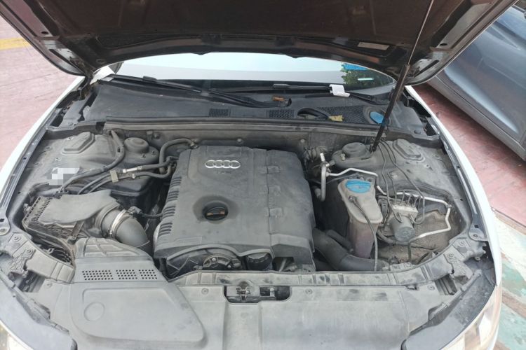Used Audi A5 2013 Cabriolet 40 TFSI Engine Bay