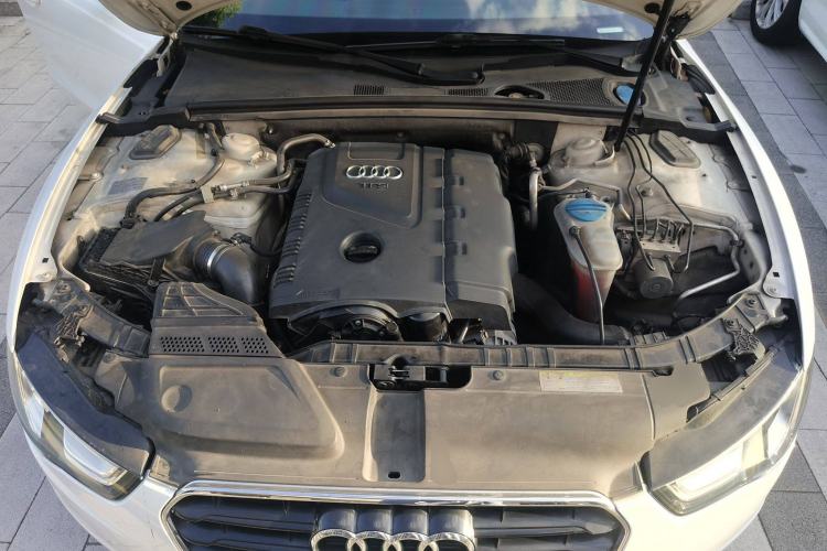 Used Audi A5 2013 Sportback 40 TFSI Engine Bay